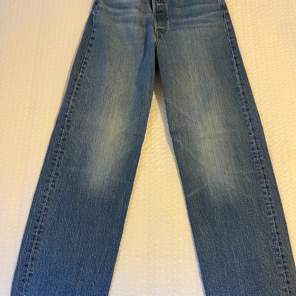 SOLD - Levi's - Ribcage Straight (27W x 29L)